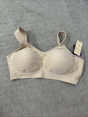 NWT Seamless Nude Wireless Comfort Bra Size Large